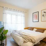 Moderno Appartamento Tuscolana 2 Bdr And Living Room Metro A
