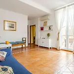 Corradi 4 Apartment With Terrace