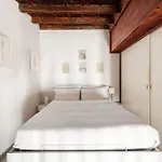 Navona Charming Apartment By Romeloft