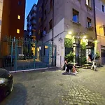 Free Breakfast- Cozy Roman Apartment Steps From The Colosseo