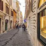 Luxury Over Time - Apartment With Terrace And View Of Piazza Di Spagna