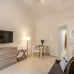 La Casa Di Pepe Vatican Apartment