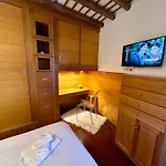 Babuino Imperial House