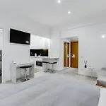 96 Degli Ubaldi Charming Suite