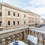 Vanity Navona