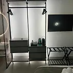 Cicerone\'S Luxury Suites