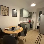 Pietra Apartment,Colosseo