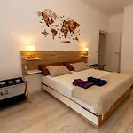 Wood Apartment - Rome Battistini