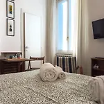Laura\'S Rooms