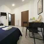 Lorenzo\'S Rooms In Vatican
