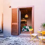 Garden Studio Apartment