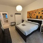 Mama Rooms And Apartment