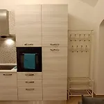 Insolita Holiday Home - Termini Apartment