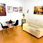 Gecko, Cozy Apartment At 5Min From Metro, Bus, Tram