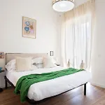 Sunny New Renovated Apartment With Balcony Metro A