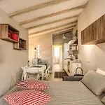 Attic With Terrace By Trevi Fountain