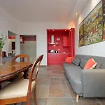 Suity I Monkeys Apartment