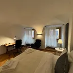 New! Renovated Apt In Ancient Rome