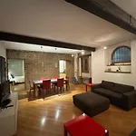 New! Renovated Apt In Ancient Rome
