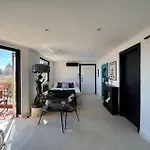 La Vue De Pauline