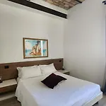 Giuturna Boutique Hotel
