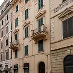 Via Vespasiano Private Apartment