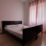 Entire Apartment-Casal Bertone-Tiburtina