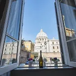 Stazione Vaticana 5 Apartment