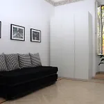 Bianco E Nero Apartment