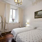Fontana De Trevi Apartment