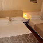 La Vie Est Belle