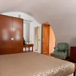 Excel Passetto Suites