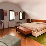 Excel Passetto Suites