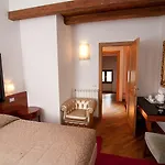 Excel Passetto Suites