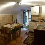 Holiday House Cecilia Hotel