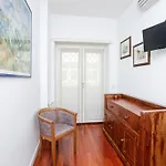 St. Peter Terrace Apartment