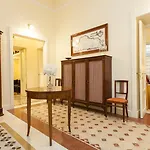 Portico Ottavia Garden Apartment