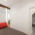 Urbana Lodge, Monti
