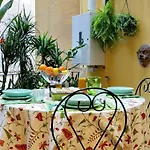 Wonderful Apartment In Trevi Area