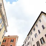 Pantheon Luxury Gold Apartment