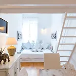 Pantheon Luxury Gold Apartment