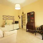 Elegant Terrace Home Near St. Peter