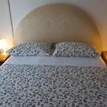 Vittoria Guest House
