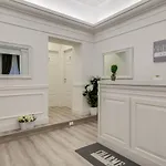 Charme & Chic Luxury