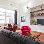 Rsh Trevi Fountain Apartments