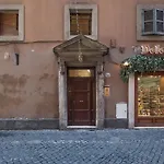 Montecitorio & Pantheon Stylish Flat