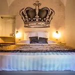 Trevi Contemporary Suite