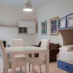 Aura Holiday House