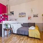 Rome As You Feel - Vittorio Colorful Design Apartment