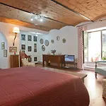 Rental In Rome Arco Ciambella Loft